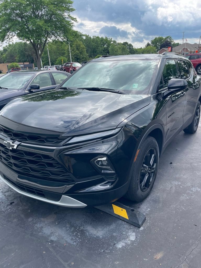 Used 2024 Chevrolet Blazer LT w/ Convenience Package AWD/4WD image 1