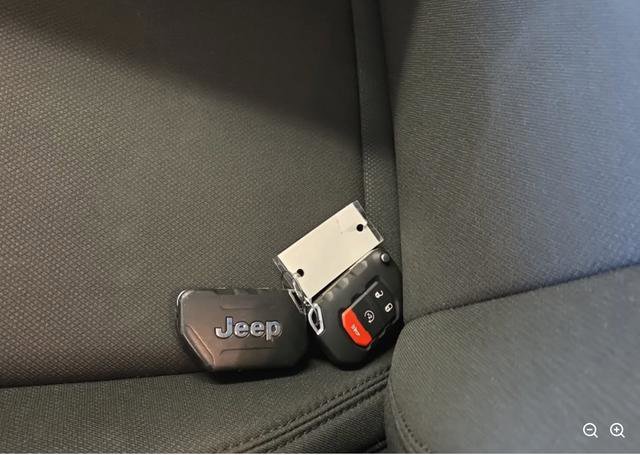 Used 2022 Jeep Gladiator Sport image 6