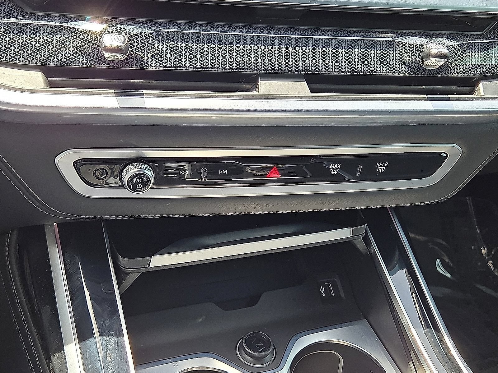 Used 2023 BMW ALPINA XB7 AWD/4WD image 31
