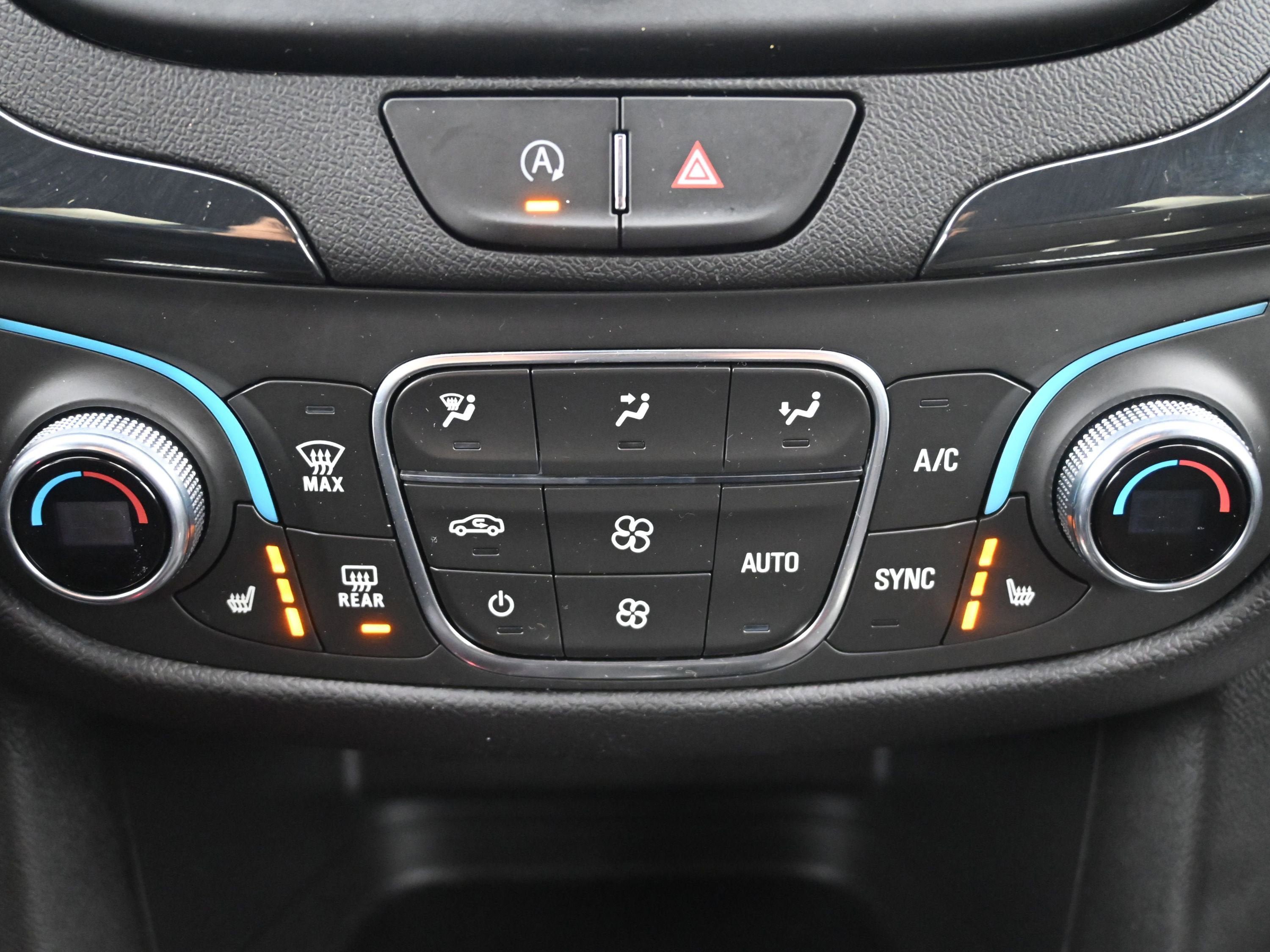 Used 2023 Chevrolet Equinox RS FWD image 15