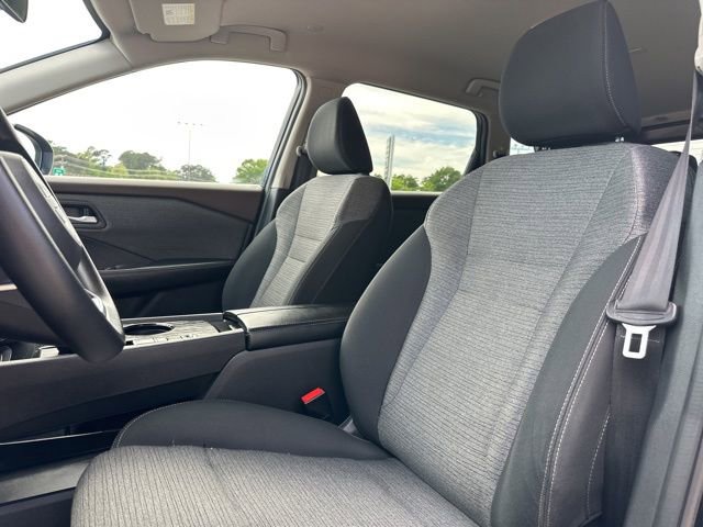 Used 2023 Nissan Rogue SV image 10