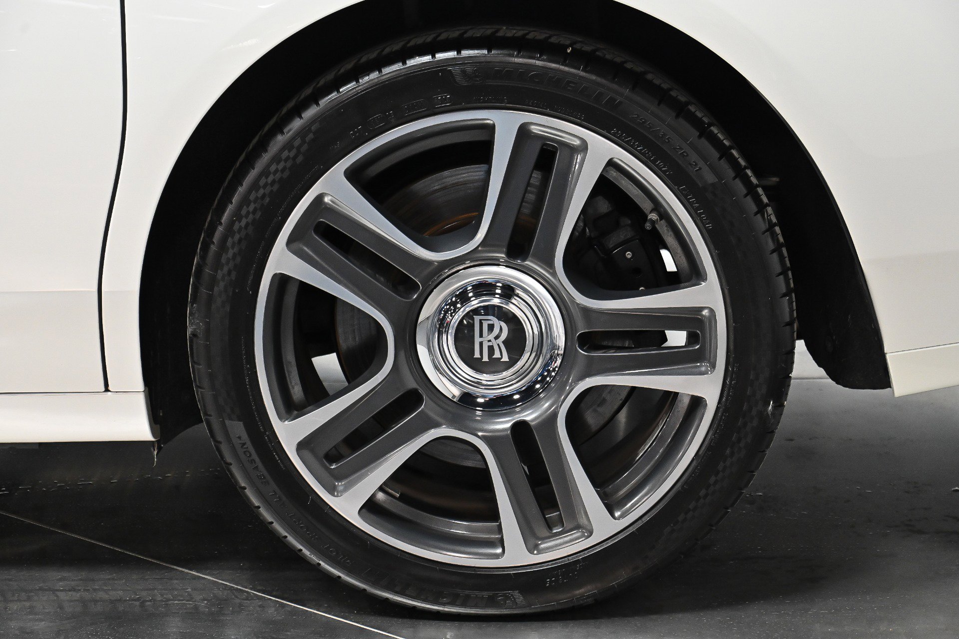 Used 2017 Rolls-Royce Ghost image 55