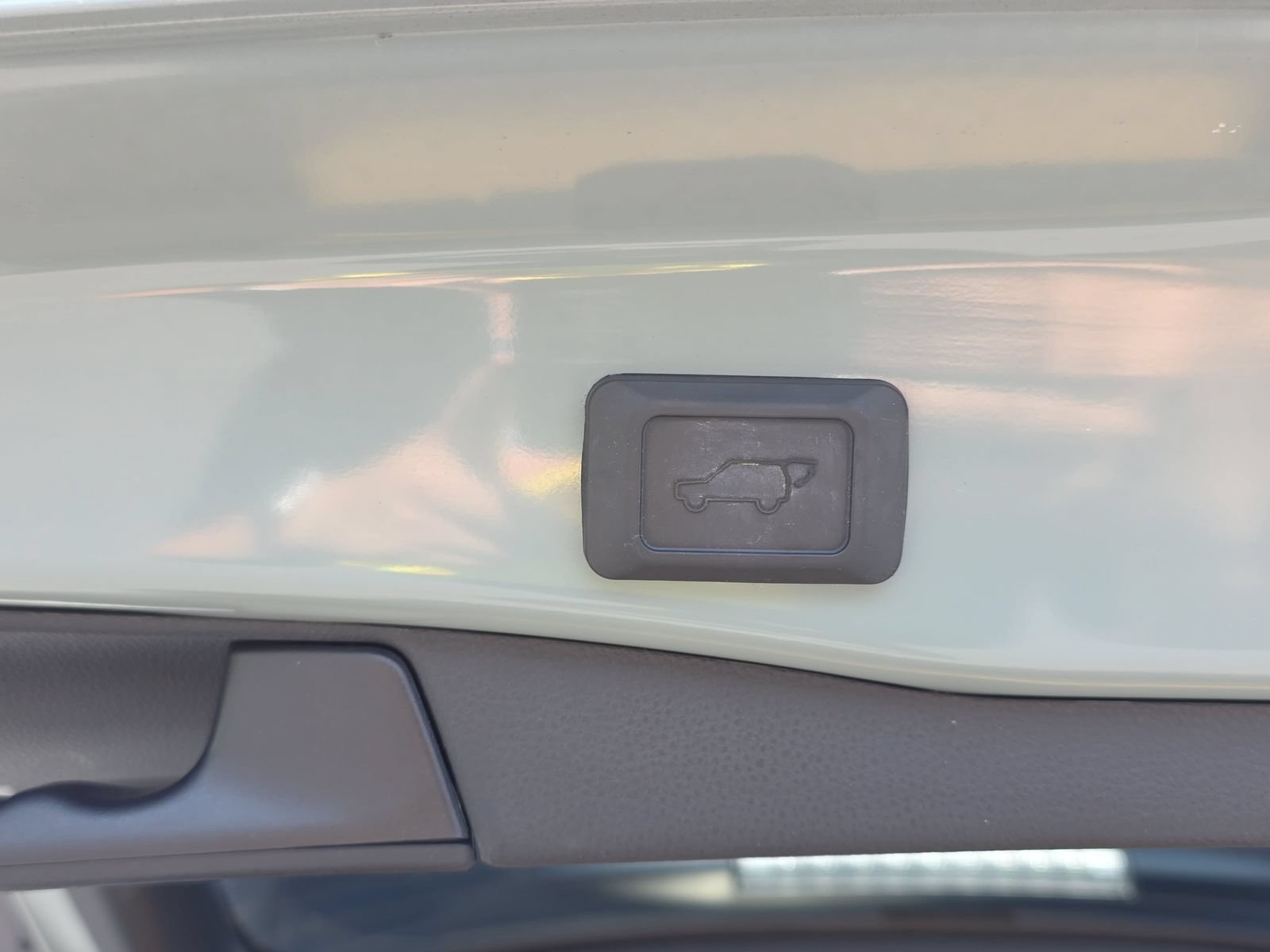 Used 2023 Toyota RAV4 XLE Premium FWD image 13