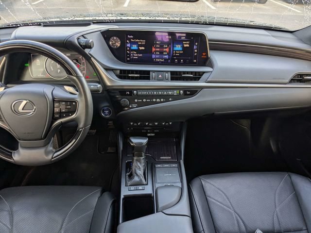 Used 2019 Lexus ES 300h Ultra Luxury w/ Accessory Package 2 FWD image 15