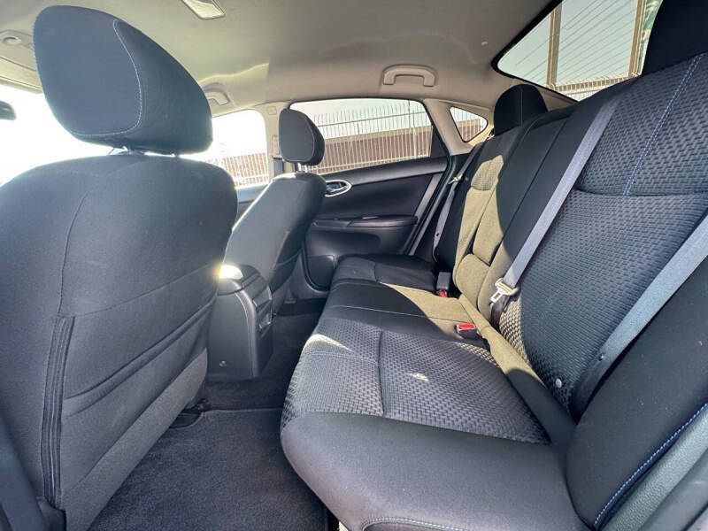 Used 2016 Nissan Sentra SR FWD image 9