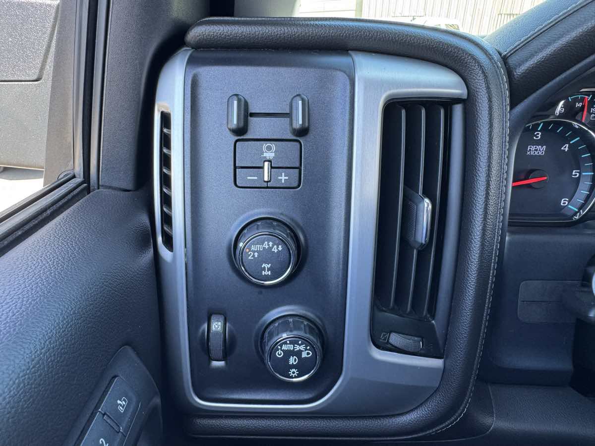 Used 2018 GMC Sierra 1500 SLT AWD/4WD image 36