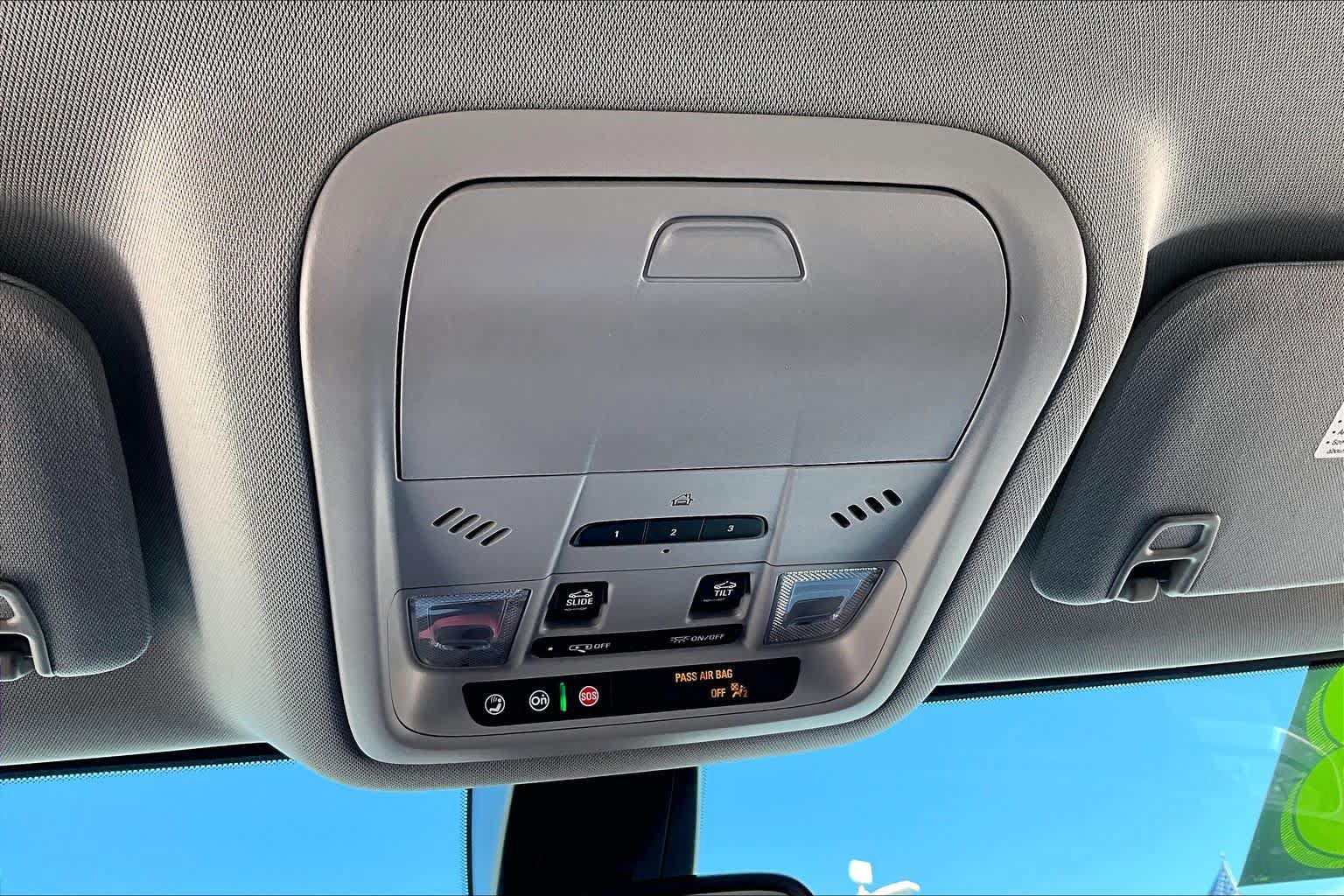 Used 2023 GMC Acadia AT4 w/ Technology Package AWD/4WD image 32