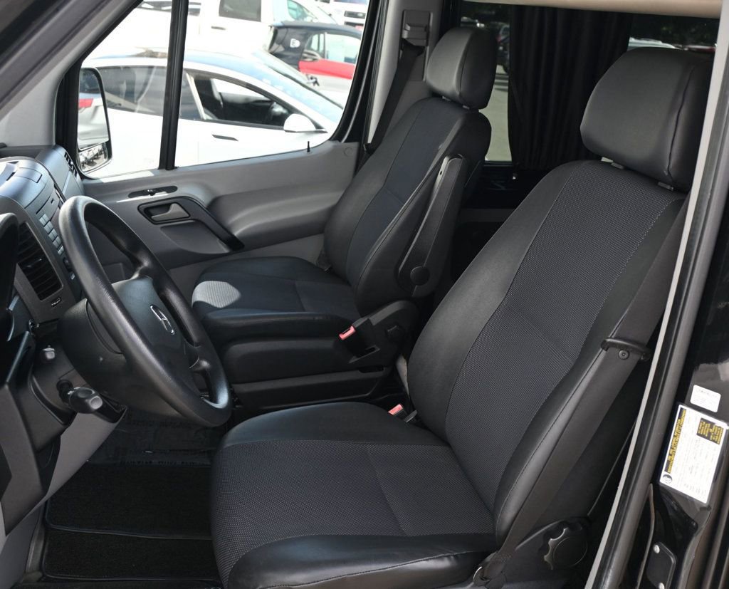 Used 2015 Mercedes-Benz Sprinter 2500 image 11