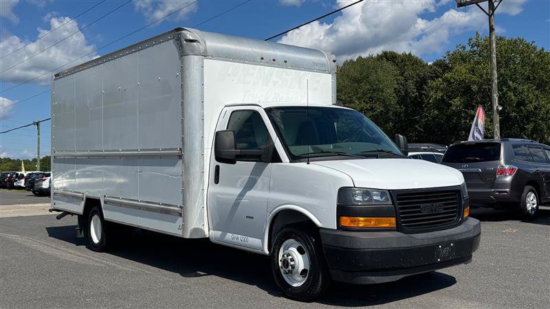 Used 2020 GMC Savana 3500 Extended w/ Driver Convenience Package RWD image 4