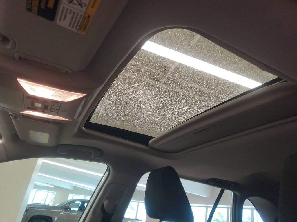 Used 2020 Toyota RAV4 XLE w/ Convenience Package image 17