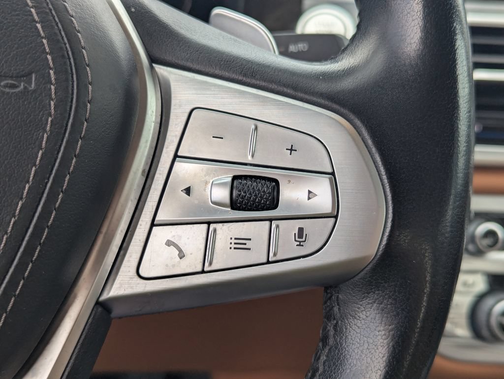 Used 2022 BMW 740i w/ Premium Package RWD image 19