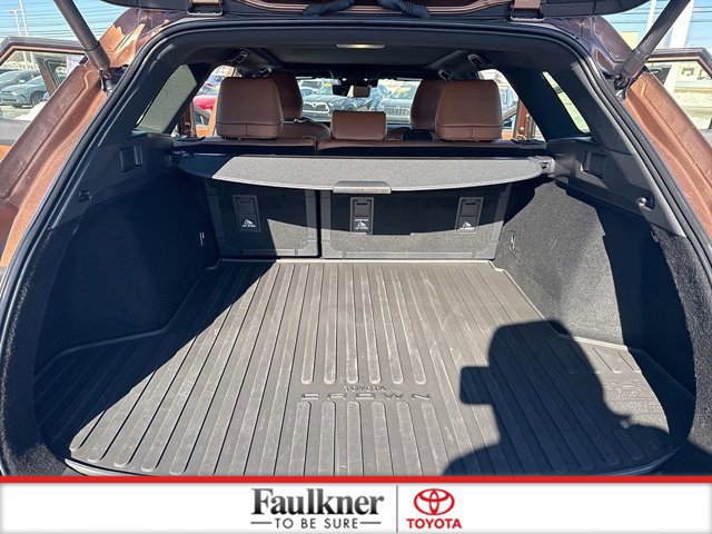 Used 2025 Toyota Crown Signia Limited image 13