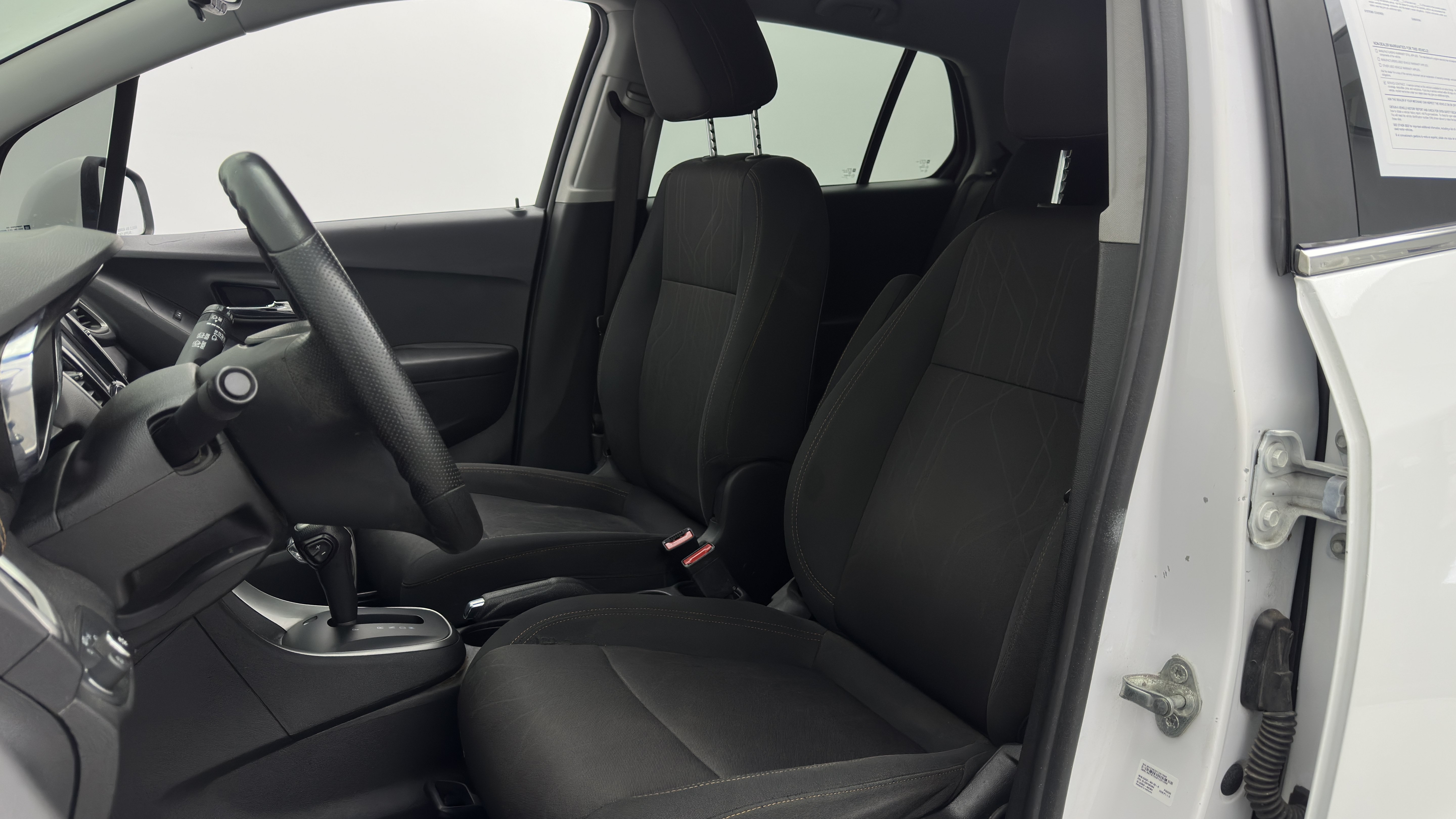 Used 2020 Chevrolet Trax LT FWD image 15