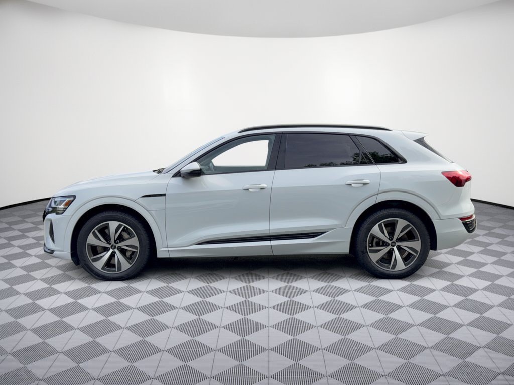 Used 2024 Audi Q8 e-tron Premium AWD/4WD image 2