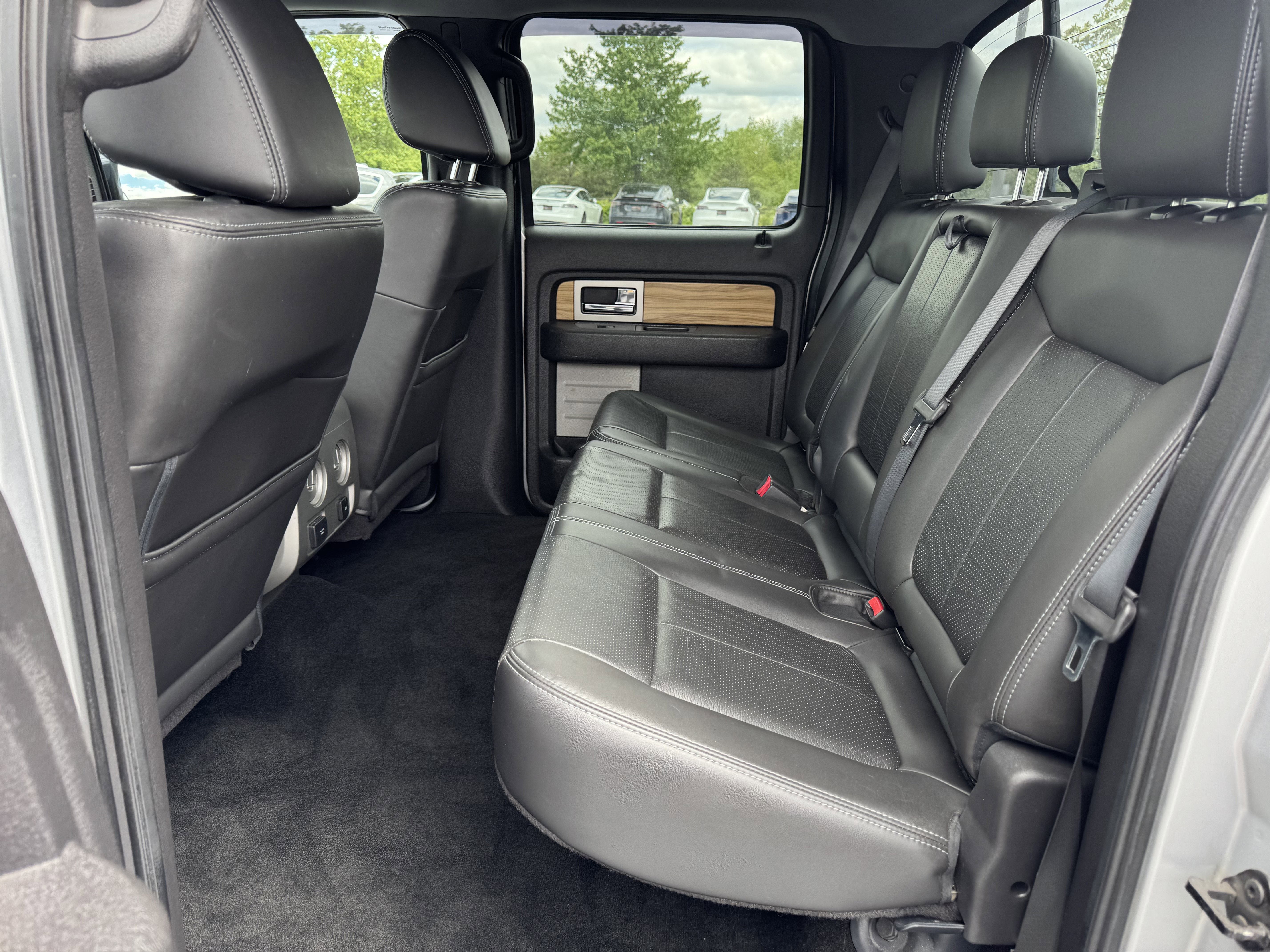 Used 2011 Ford F150 Lariat w/ Lariat Chrome Pkg AWD/4WD image 14