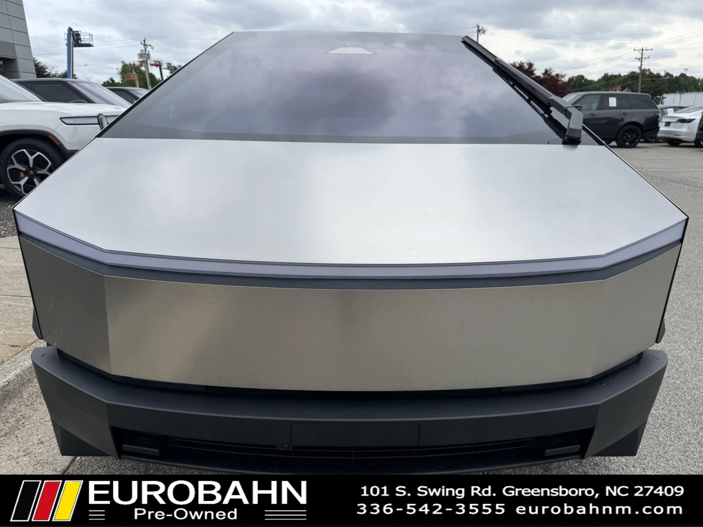 Used 2024 Tesla Cybertruck AWD Crew Cab image 10