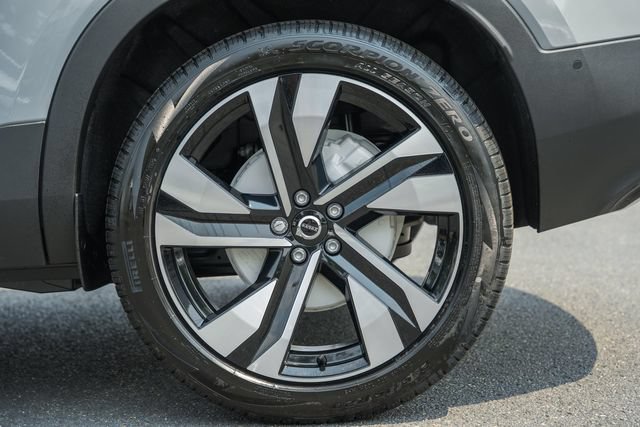 New 2026 Volvo XC40 B5 Ultra w/ Protection Package Premier AWD/4WD image 19