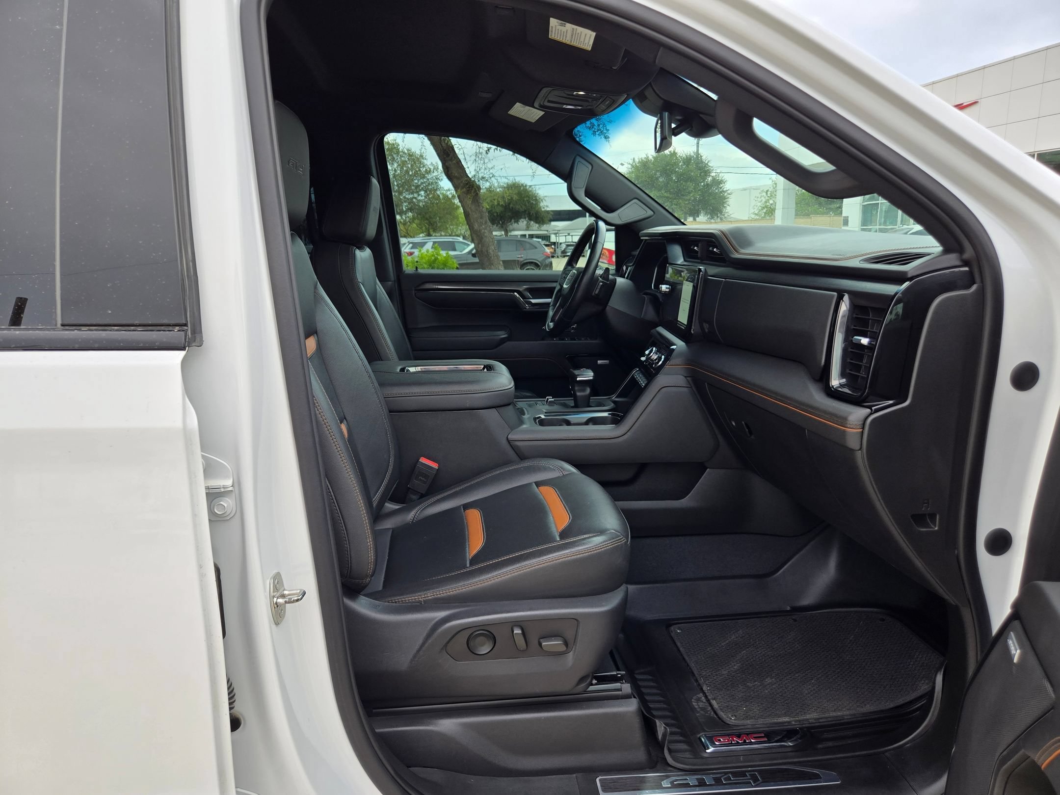 Certified 2022 GMC Sierra 1500 AT4 AWD/4WD image 24