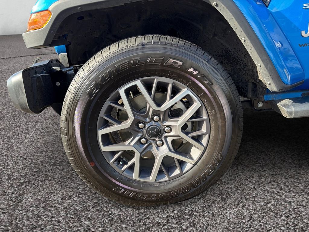 Used 2024 Jeep Wrangler Sahara w/ Technology Group image 10