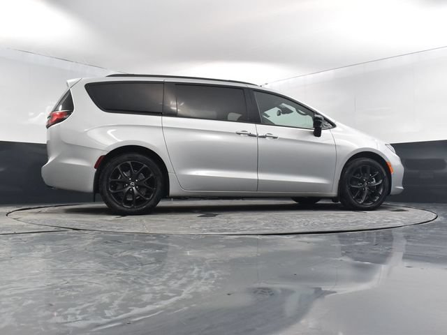 New 2026 Chrysler Pacifica Limited w/ S Appearance Package FWD image 61