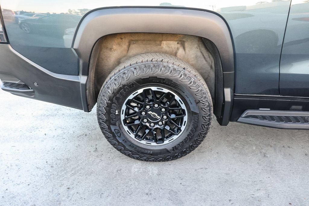 Used 2026 Chevrolet Silverado EV Trail Boss AWD/4WD image 12