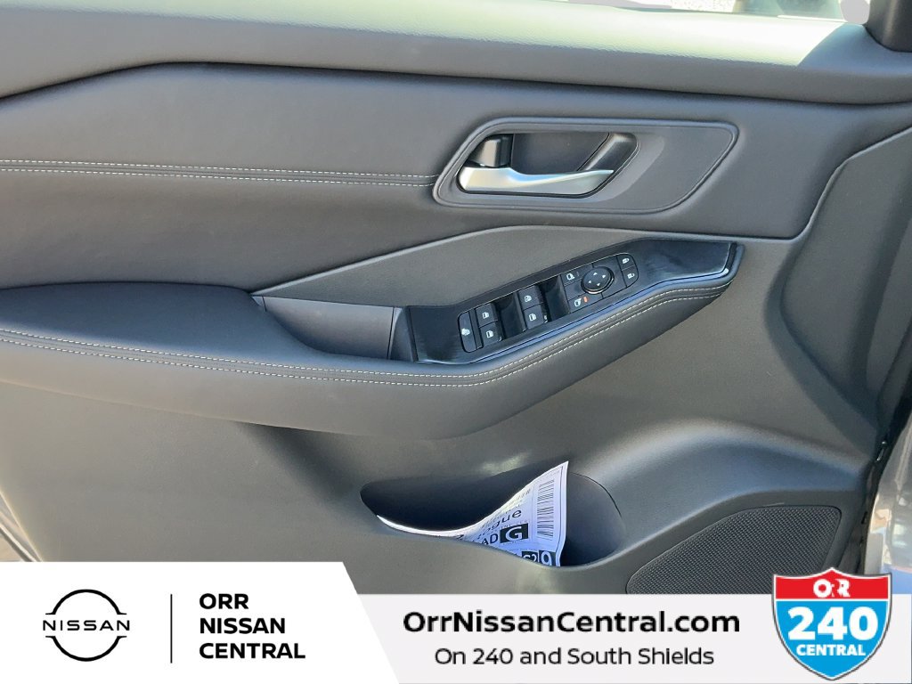 New 2027 Nissan Rogue Dark Armor FWD image 16
