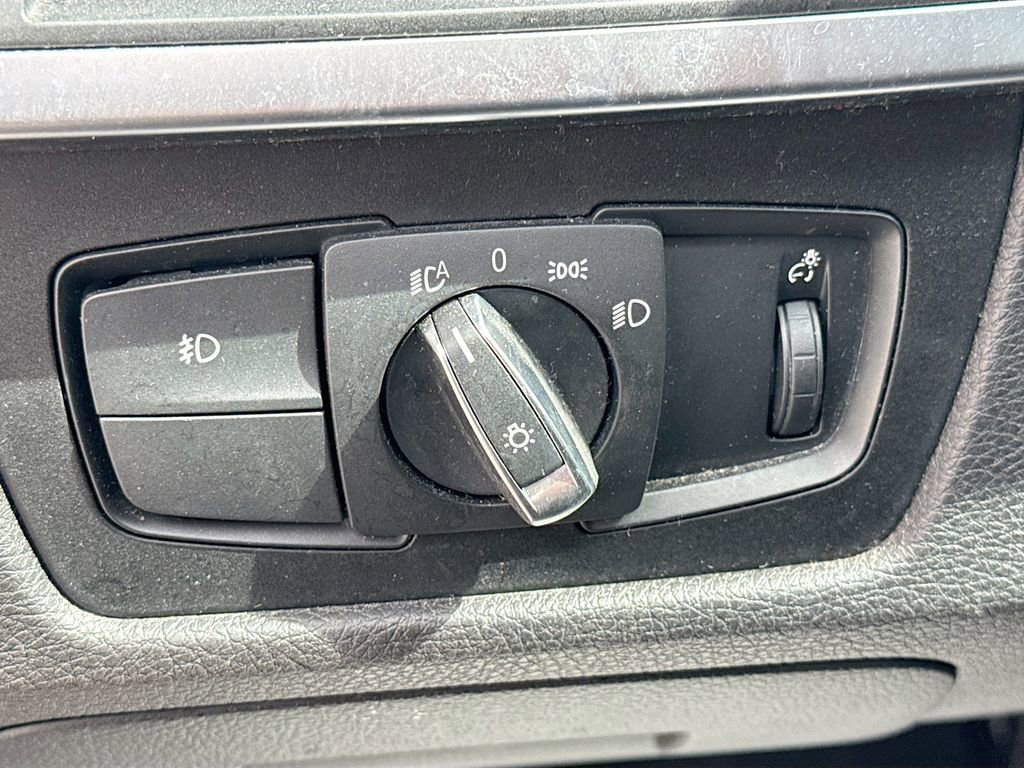 Used 2018 BMW 330i Sedan RWD image 11
