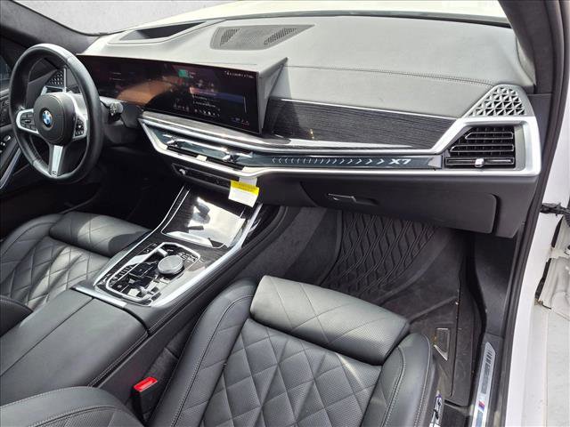 Used 2025 BMW X7 xDrive40i w/ M Sport Package AWD/4WD image 22