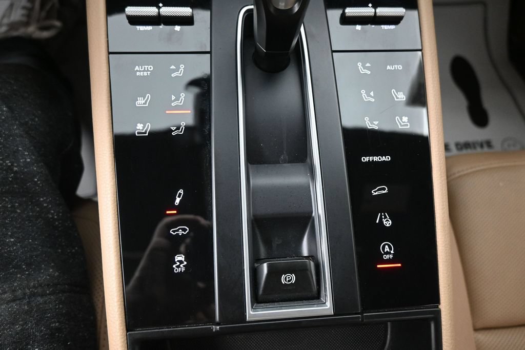Used 2023 Porsche Macan S AWD/4WD image 31