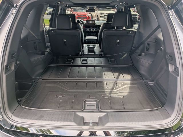 Used 2025 Honda Pilot Black Edition image 10