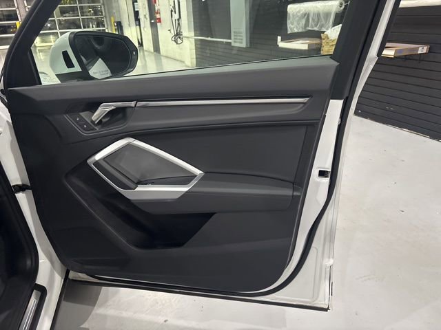 Used 2025 Audi Q3 2.0T Premium image 36