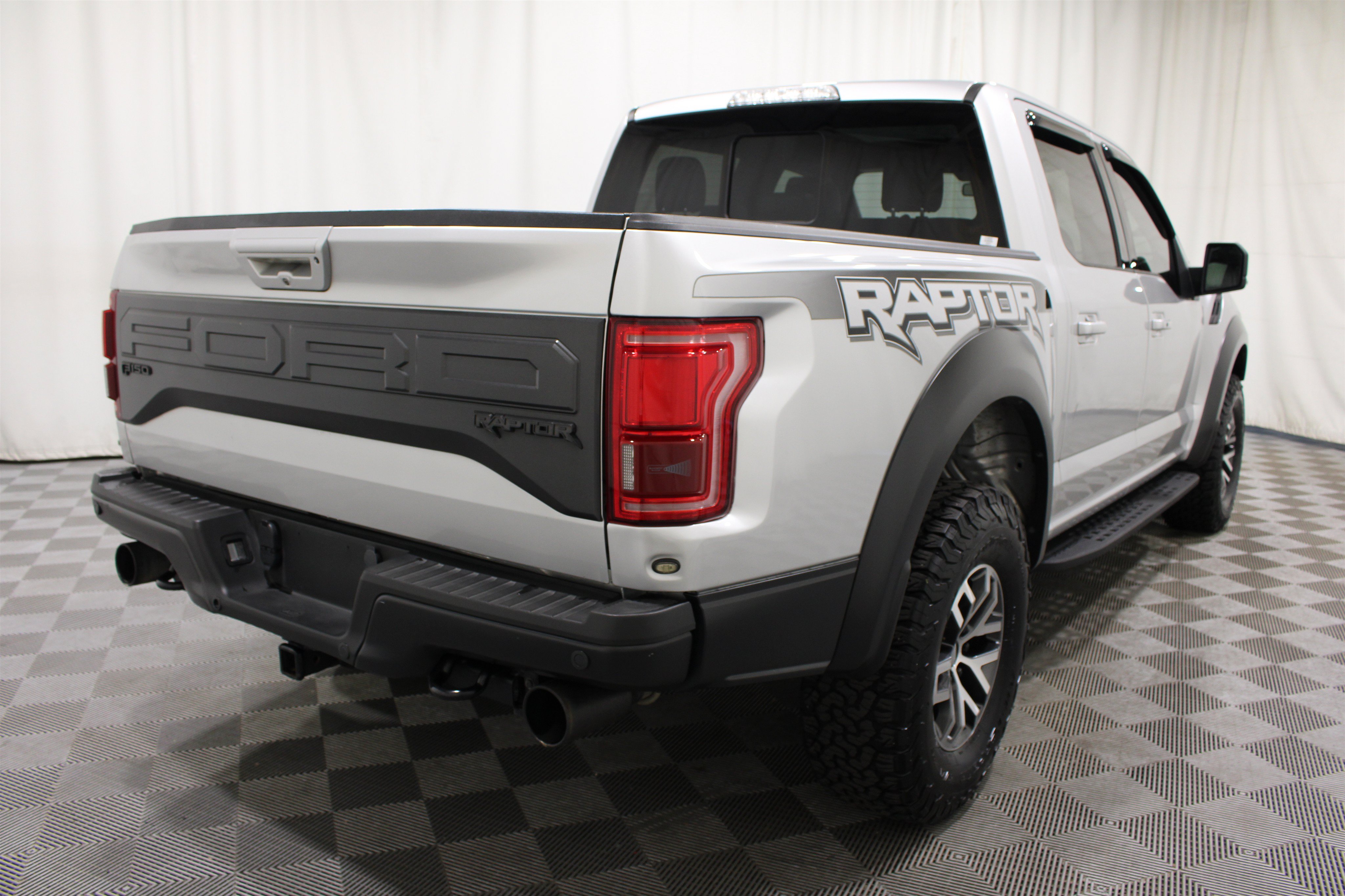 Used 2017 Ford F150 Raptor w/ Equipment Group 802A Luxury AWD/4WD image 31