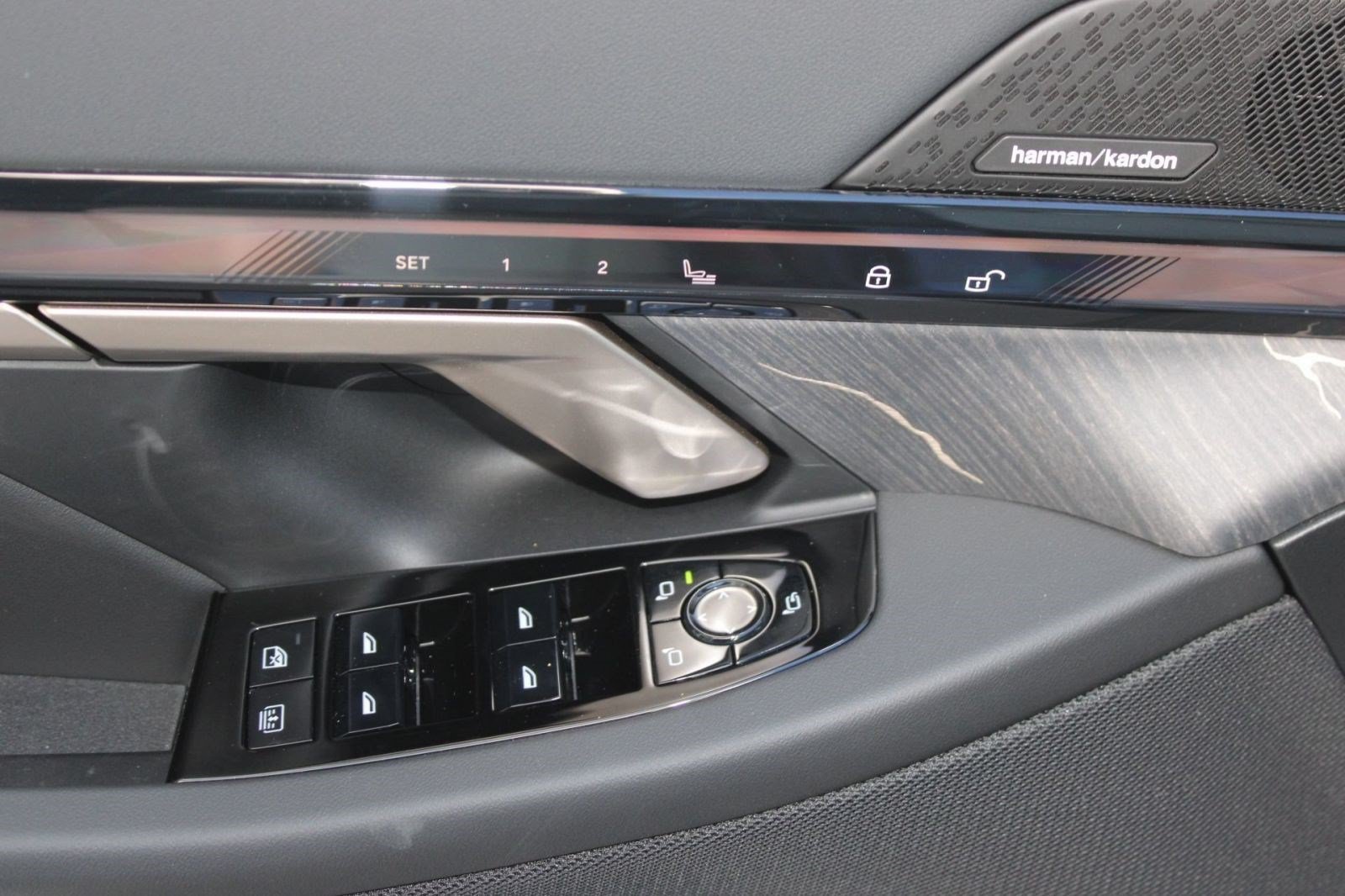 Used 2026 BMW 530i w/ M Sport Package RWD image 14