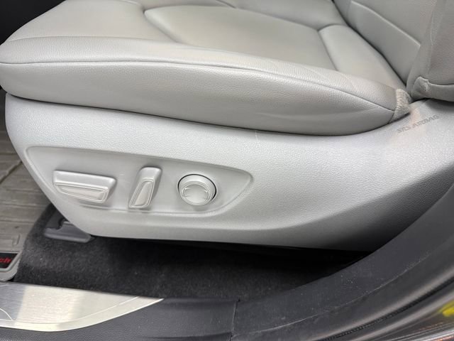 Used 2023 Toyota Highlander XLE FWD image 27