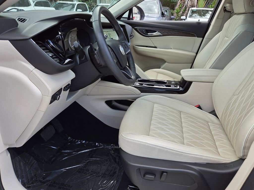 Used 2023 Buick Envision Avenir image 9