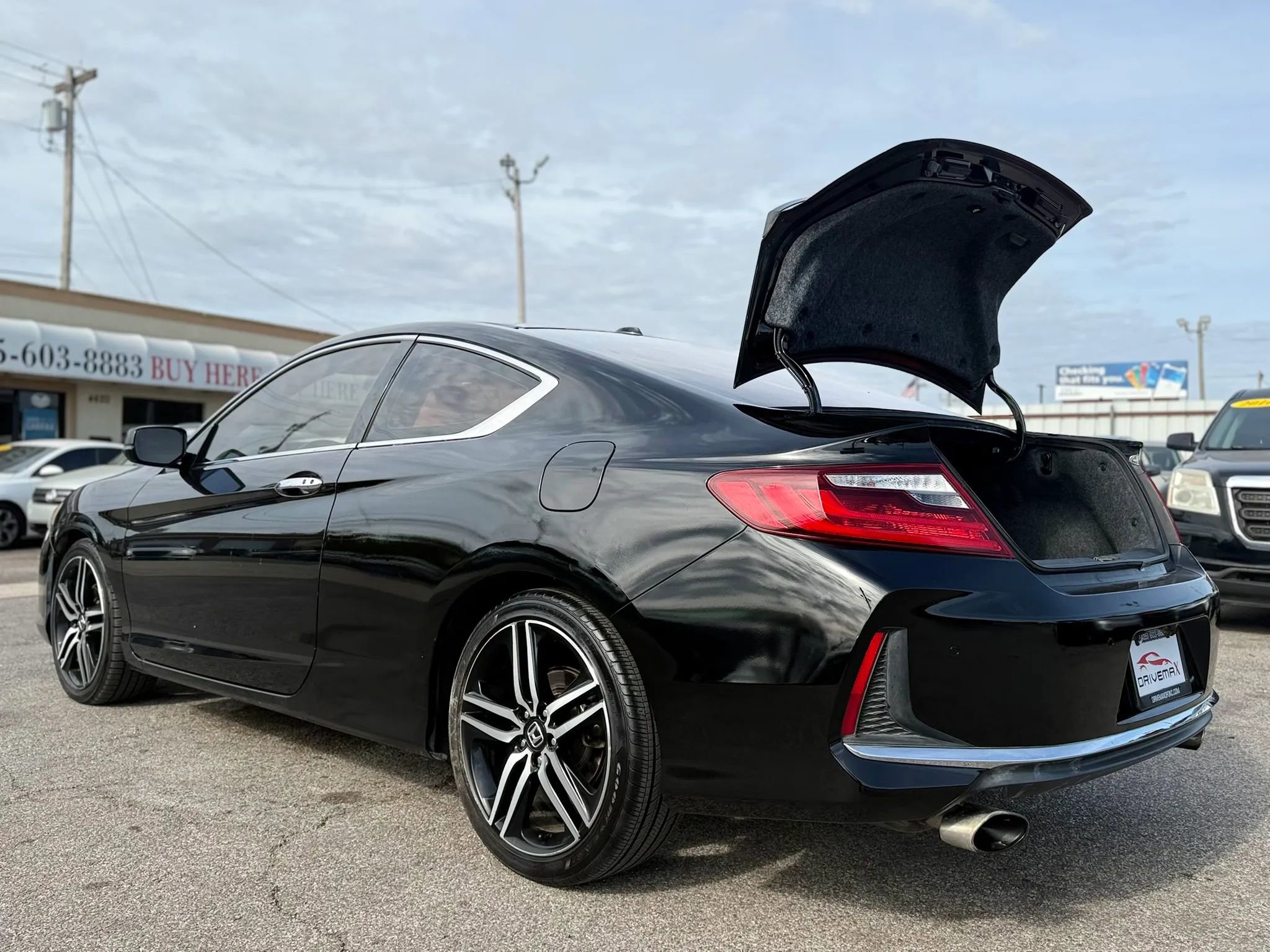 Used 2016 Honda Accord Touring image 14