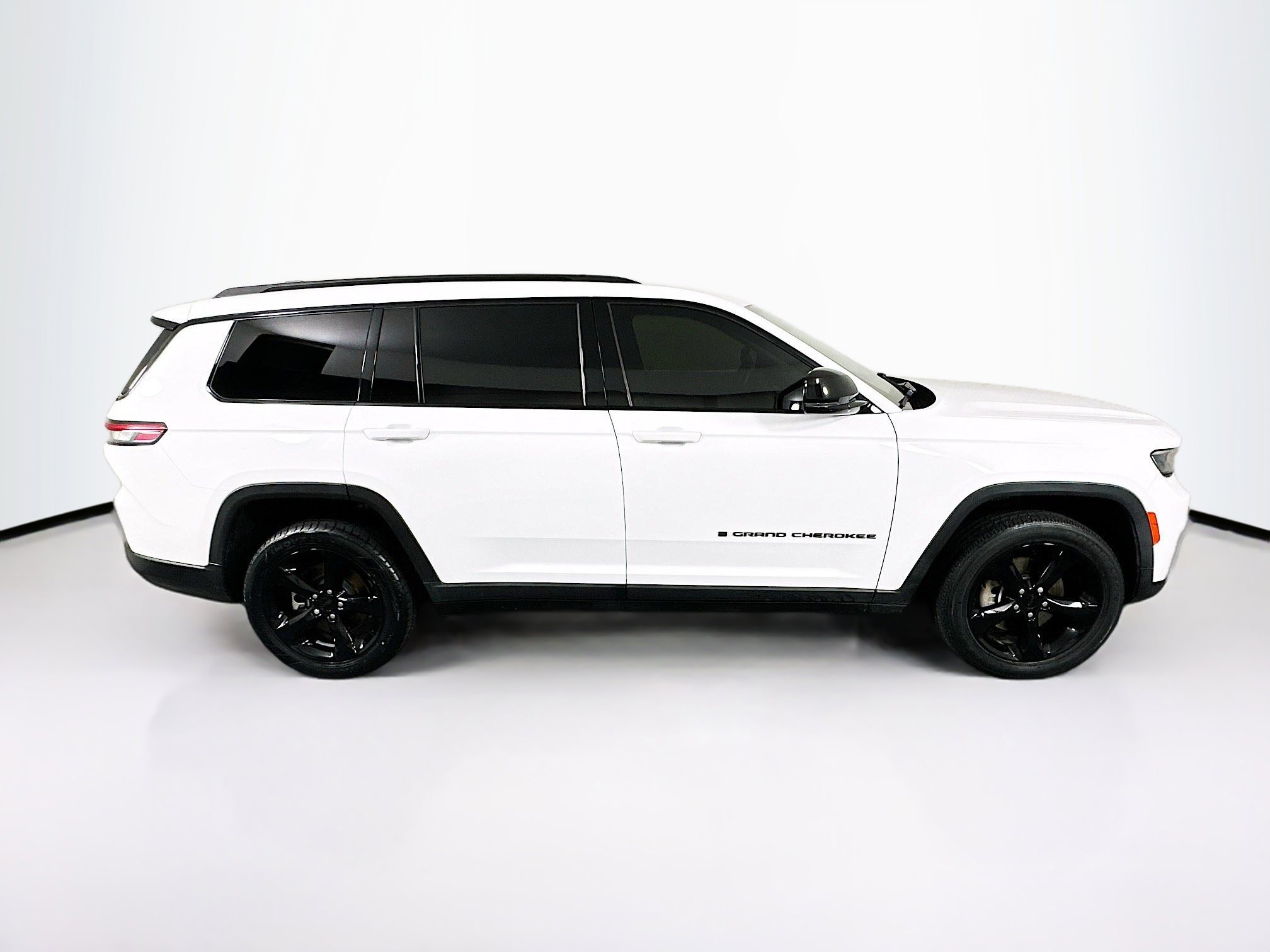 Used 2021 Jeep Grand Cherokee L Laredo RWD image 10
