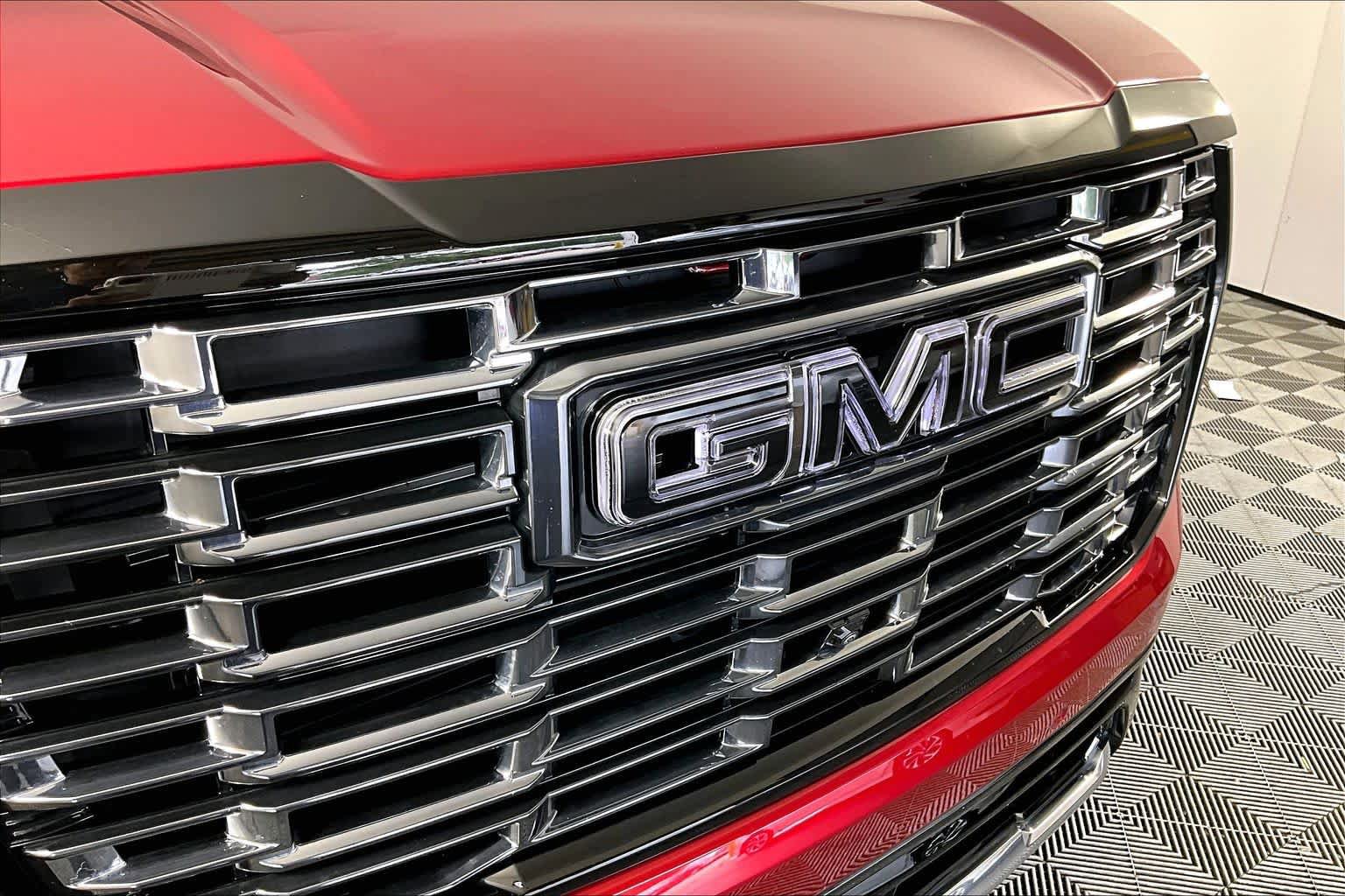 Used 2025 GMC Yukon XL Denali Ultimate w/ LPO, Floor Liner Package AWD/4WD image 29
