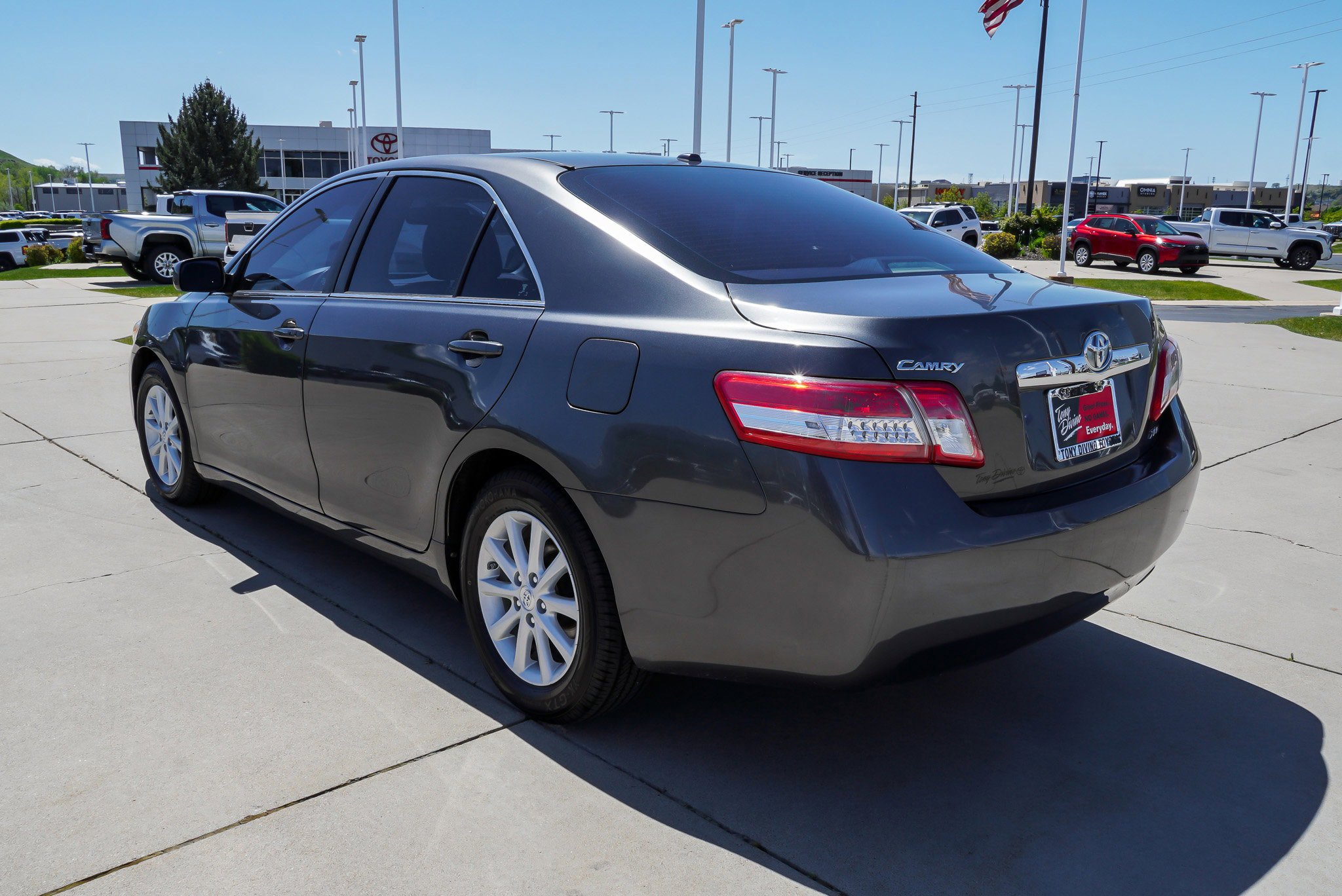 Used 2010 Toyota Camry XLE FWD image 6