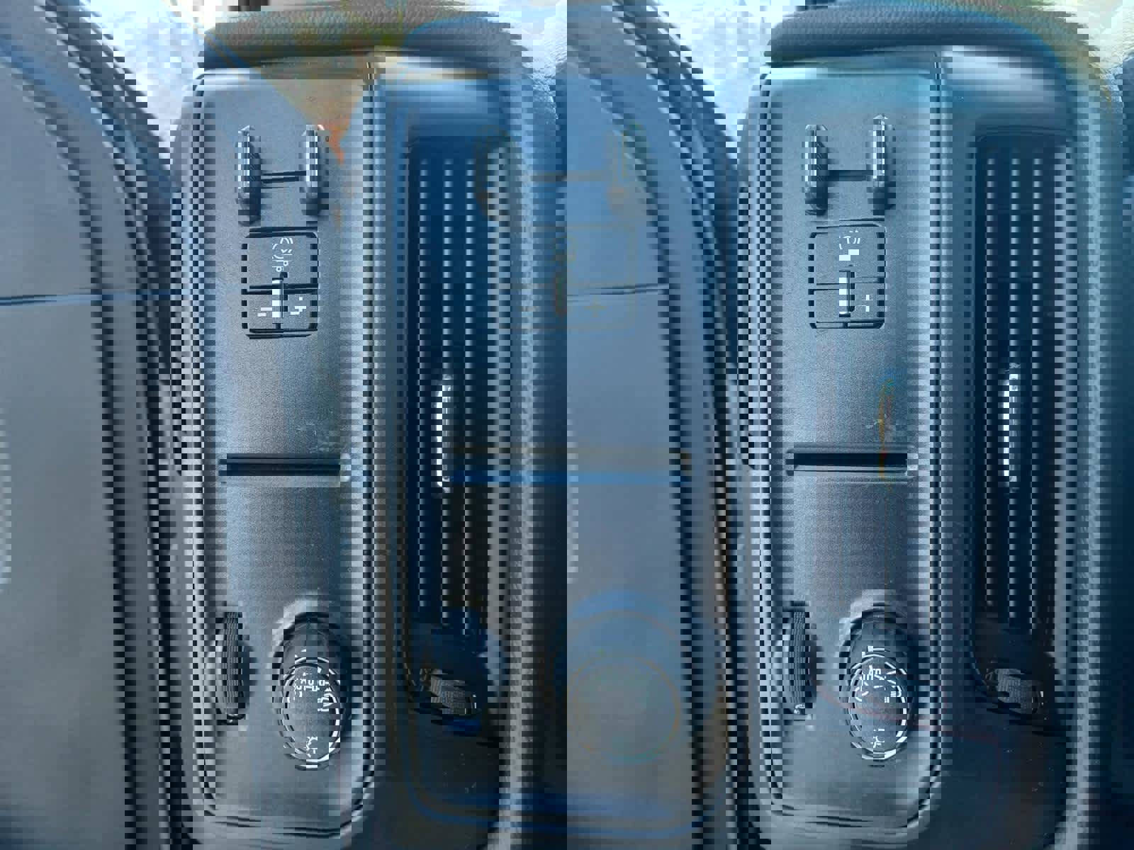 Used 2019 Chevrolet Silverado 2500 W/T AWD/4WD image 15