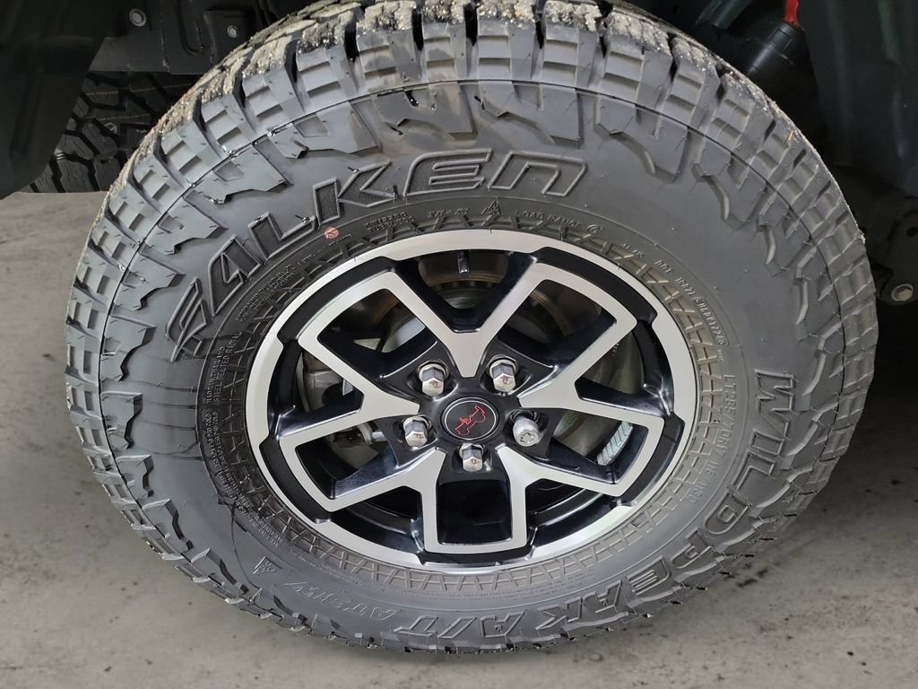 Used 2025 Jeep Gladiator Rubicon AWD/4WD image 9