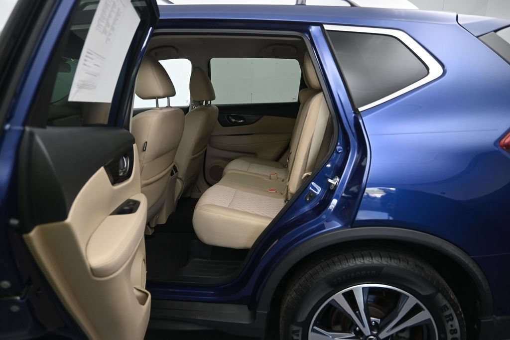 Used 2019 Nissan Rogue SV w/ Premium Package FWD image 22