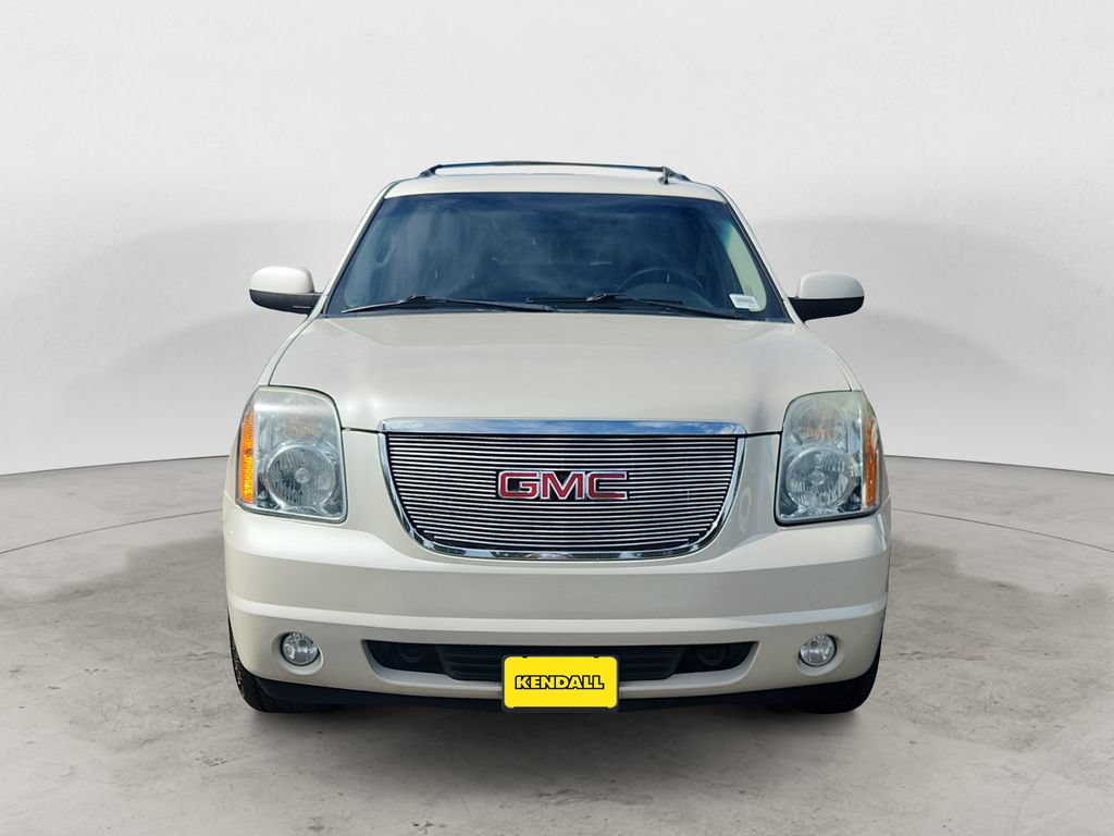 Used 2011 GMC Yukon SLT w/ SLT-2 Equipment Package AWD/4WD image 8