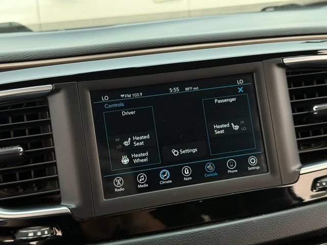 Used 2019 Chrysler Pacifica Touring-L FWD image 21
