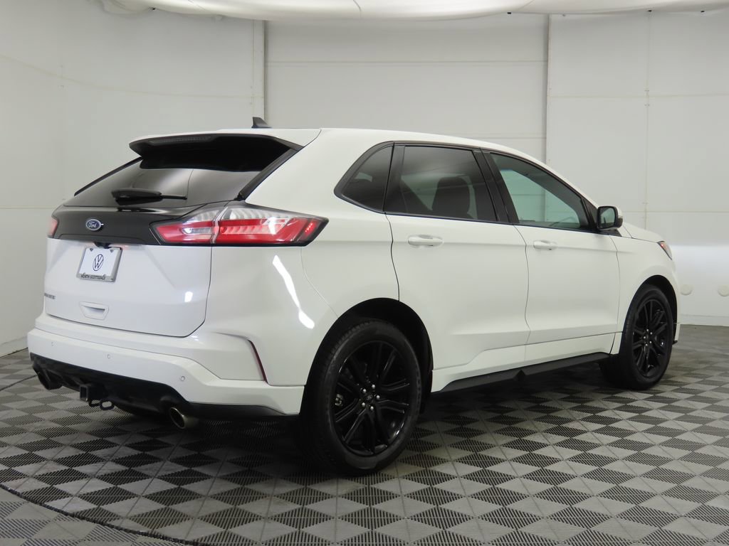Used 2020 Ford Edge ST-Line w/ Cold Weather Package image 5