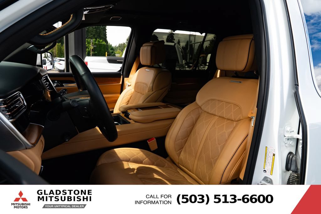 Used 2022 Jeep Grand Wagoneer Series III w/ Rear Seat Video Group 1 AWD/4WD image 22