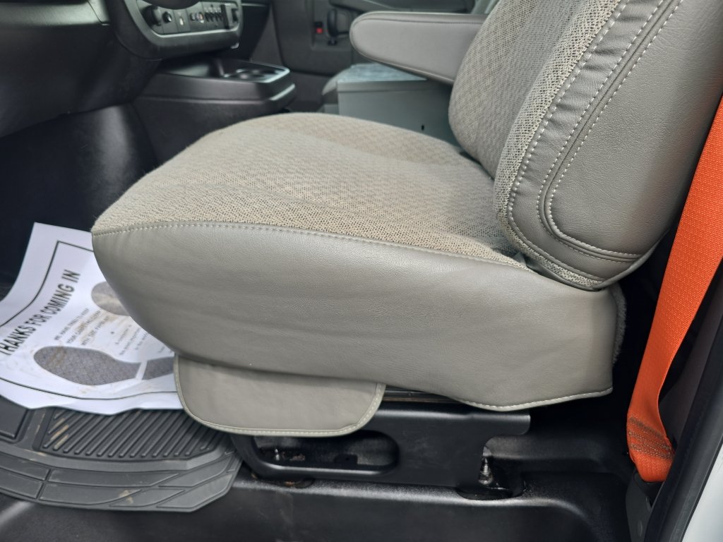 Used 2017 Chevrolet Express 2500 RWD image 18