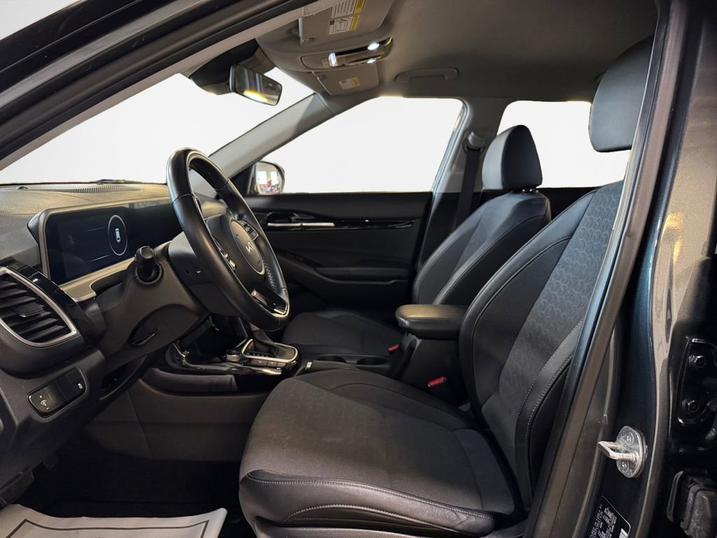 Certified 2024 Kia Seltos X-Line image 12