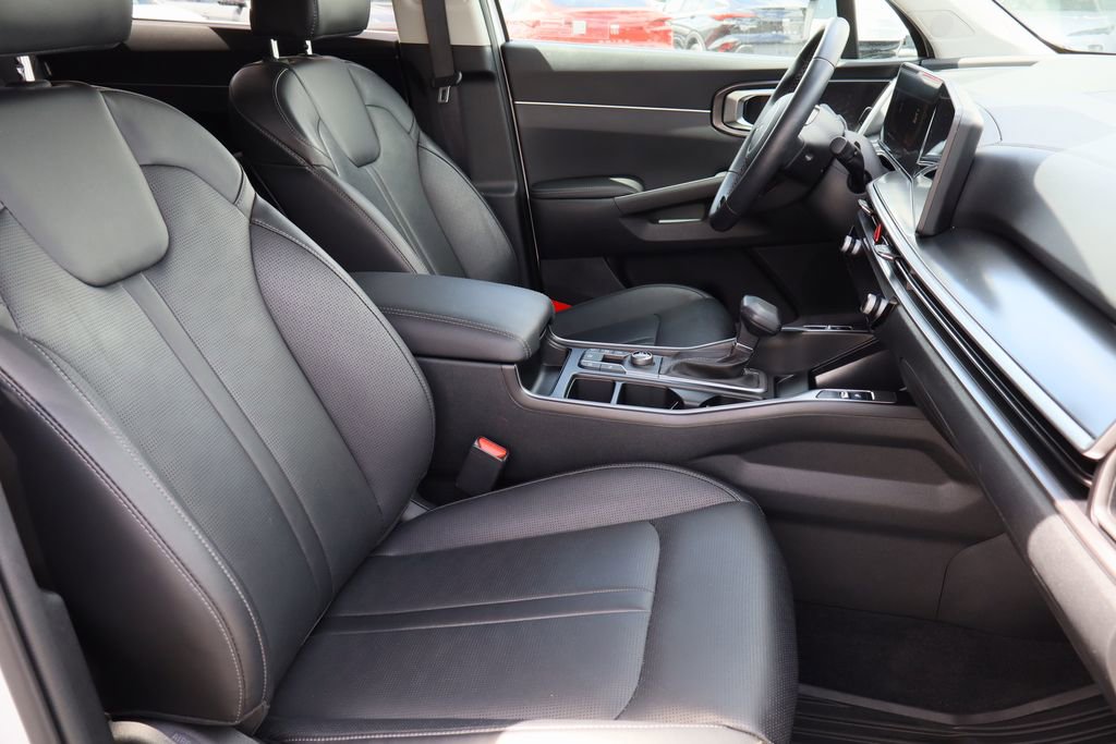 Used 2025 Kia Sorento S image 27