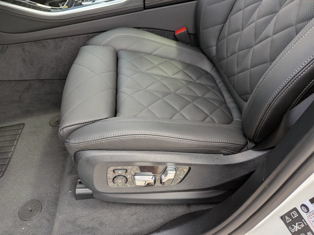 New 2026 BMW X5 xDrive40i w/ Executive Package AWD/4WD image 17